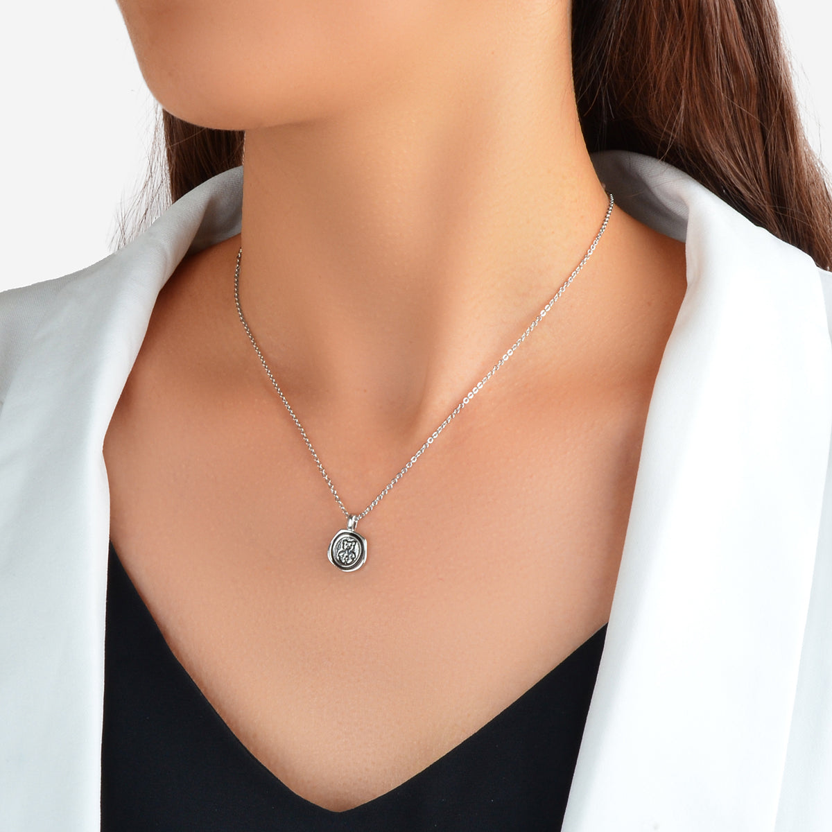 Ladies Jewellery Silver Chain Bear Round Pendant Necklace Dainty Gifts