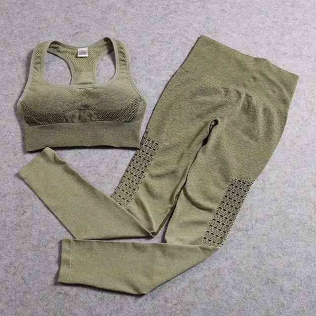 Women's Seamless Yoga Set - 2-Piece Workout Outfit