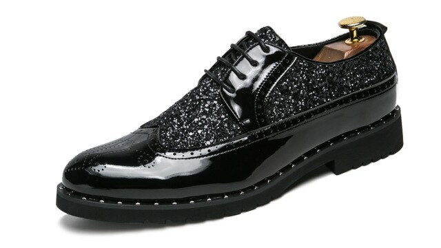 Mens Dress Shoes Golden glitter Brogue Formal Shoes Men Elegant Patent Leather Flats Oxford Footwear Lace Up Pointed