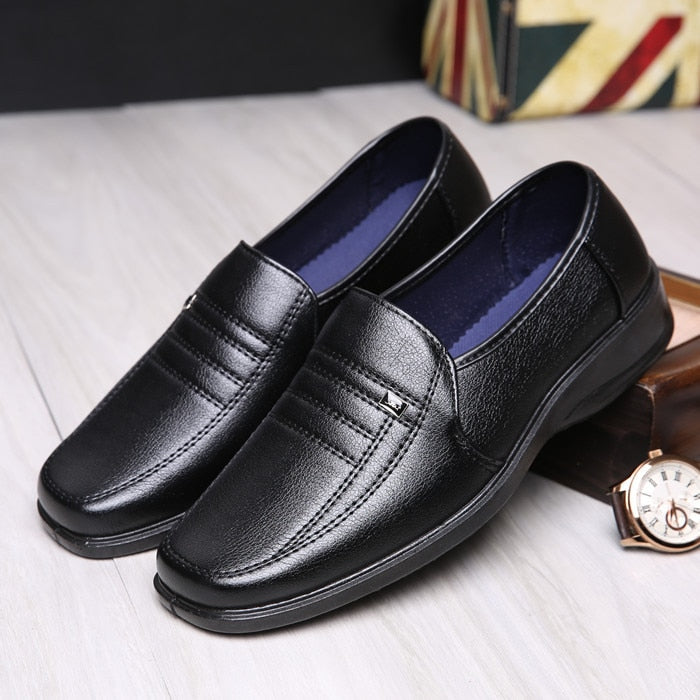 Black waterproof non-slip shoes autumn casual men dress shoes men  zapatos de hombre leather sneakers Summer shoes hjm7