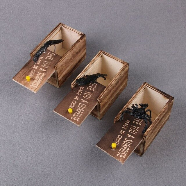 Novelty Prank Scare Spider Box Wooden April Fool's Day Surprise Lifelike Practical Joke Trick Play Scare Toy Gag Kids Funny Toy