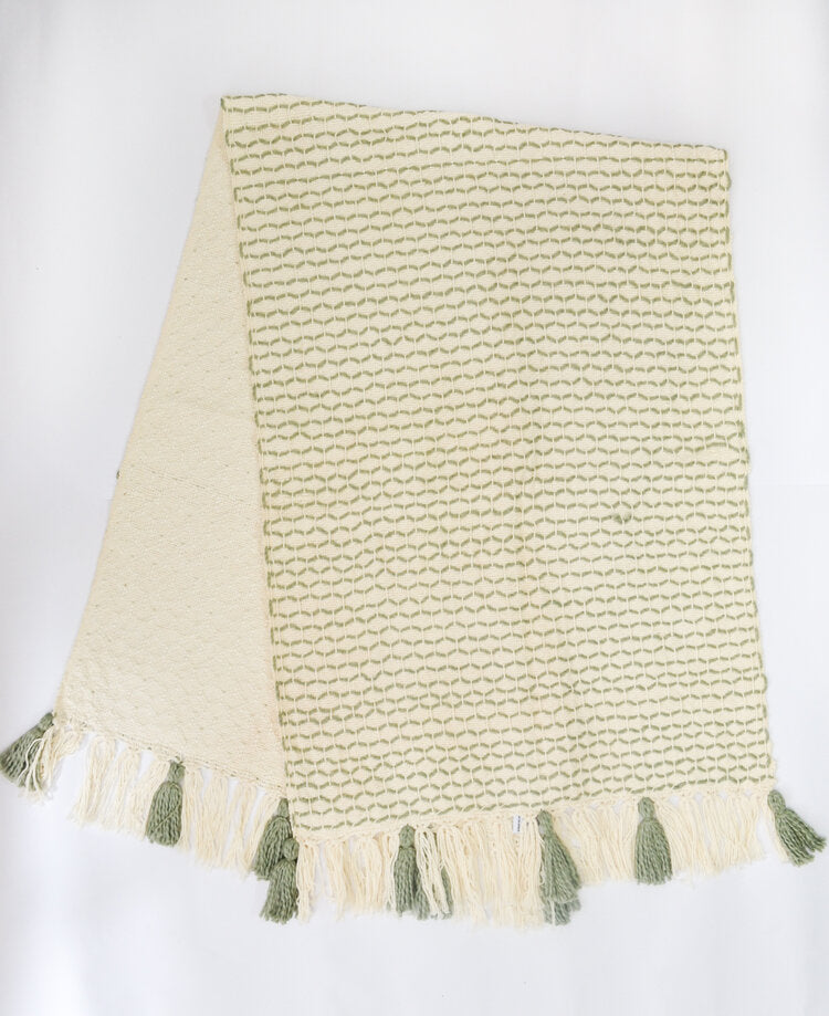 Diamond Guanabana Cream and Dark Green Table Runner (Medium)
